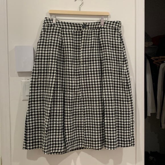 Who What Wear Dresses & Skirts - STUNNING winter midi plad skirt